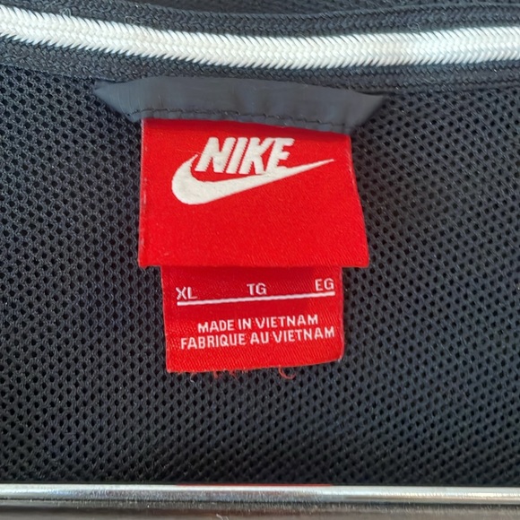 Like New! Nike Black Wind Breaker Jacket- Size XL - Picture 2 of 6
